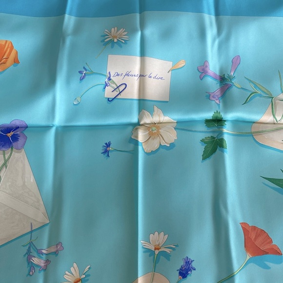 Hermes scarf. Des Fleurs Pour Le Dire - Picture 2 of 8